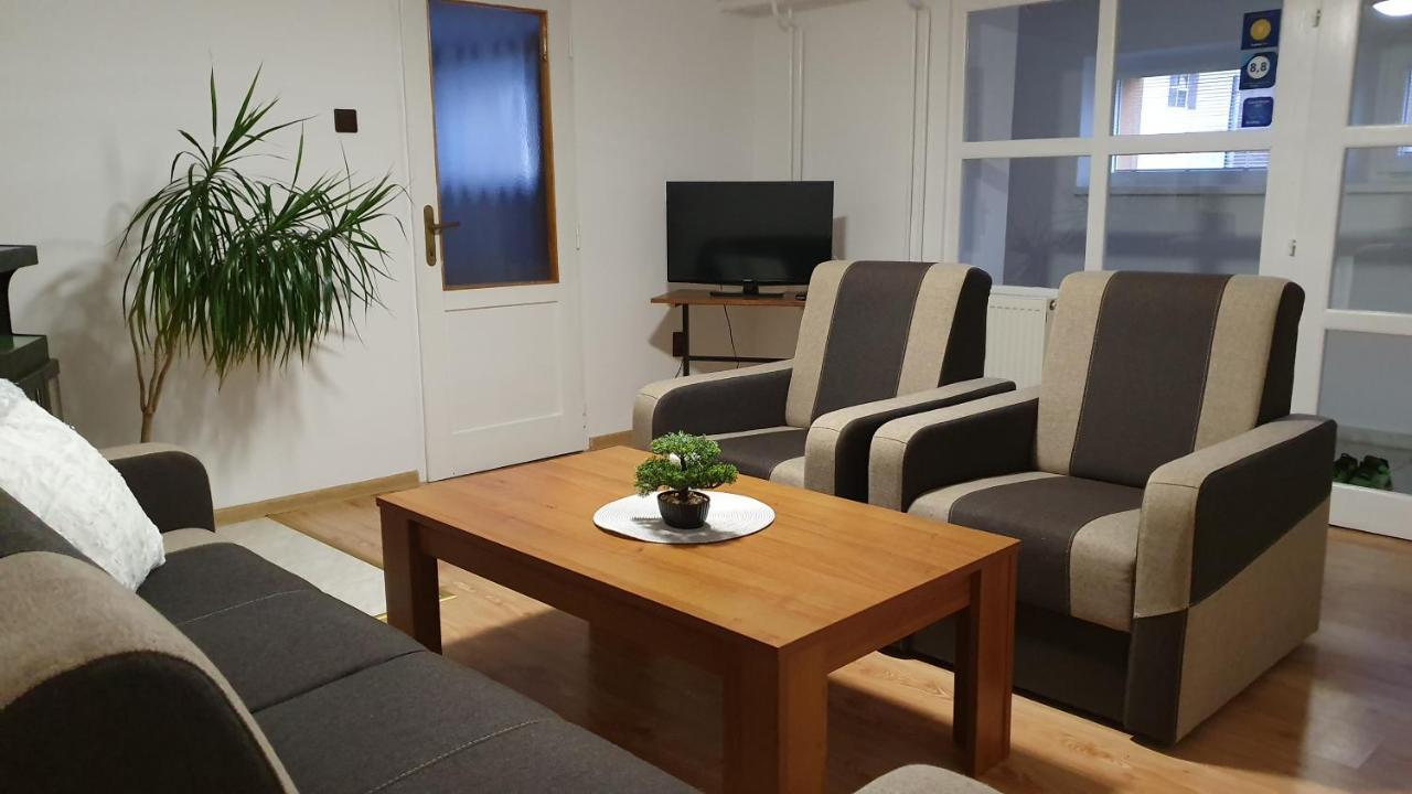 Apartmany Anna Besenova Bagian luar foto